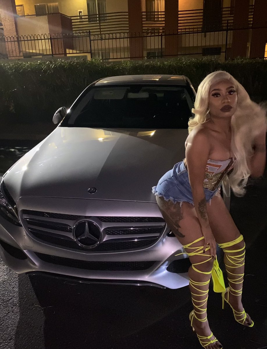 lanayamariee's tweet photo. I’m young and I’m sexy and reckless😏 #21shit https://t.co/BAr9tu4zWY