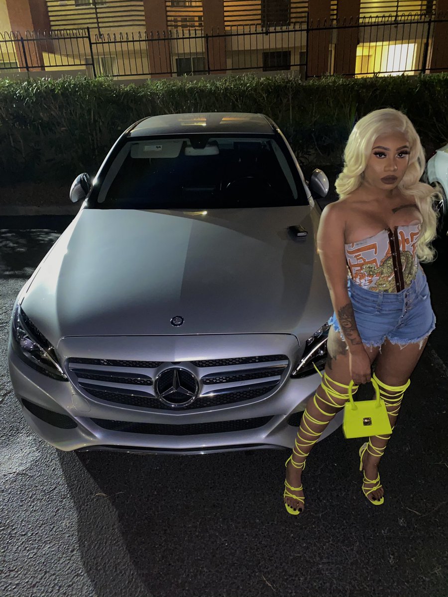 lanayamariee's tweet photo. I’m young and I’m sexy and reckless😏 #21shit https://t.co/BAr9tu4zWY