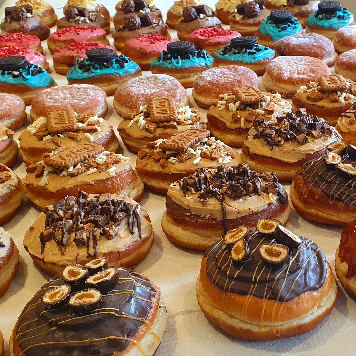 We just love looking at our donuts  before they get boxed up and ready for delivery 😍🚙

#unholydonuts #donuts #doughnuts #donut #doughnut #dessert #wokingham #berkshire #reading #foodie #foodporn