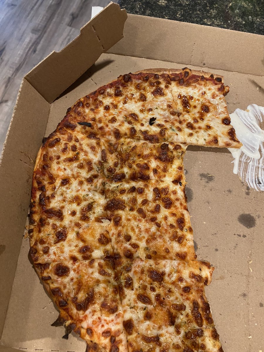 BSchucker's tweet photo. @dominos  strong work on the thin crust pepperoni and the hand tossed pepperoni! Your attention to detail is unmatched https://t.co/dYsYHB5l5y