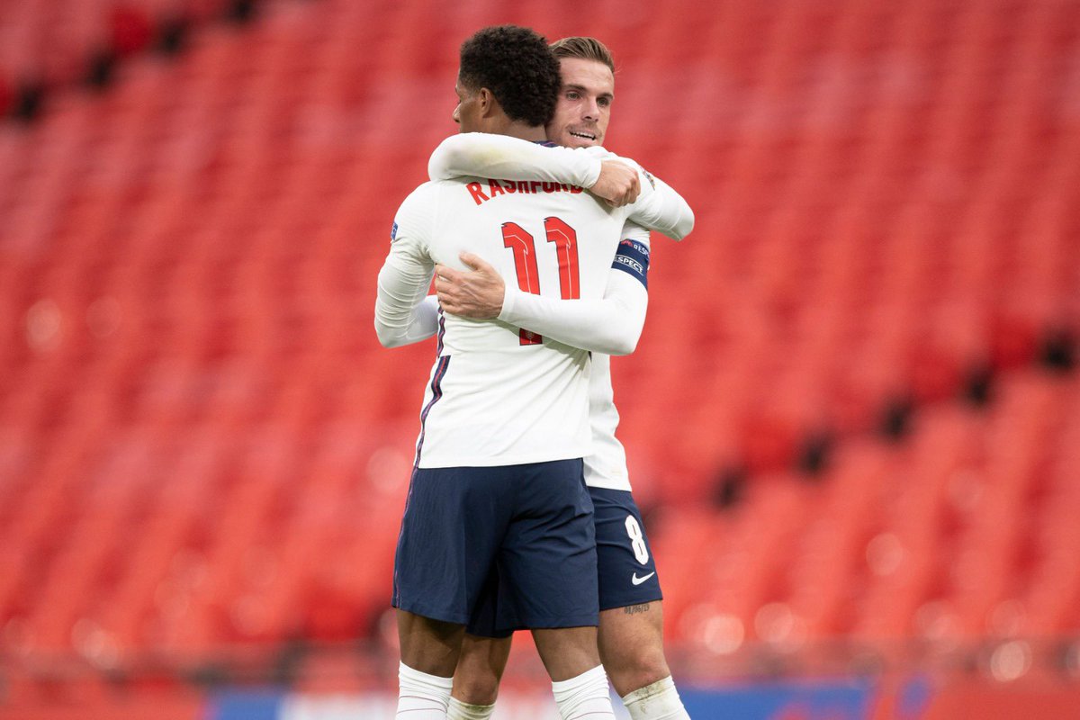 MarcusRashford's tweet photo. A nice run out in the new boots 👟 thank you for bringing us luck @ButtonLane_ @PassmoresAc @BrunswickS13 ♥️ https://t.co/JZtvAy0wU4