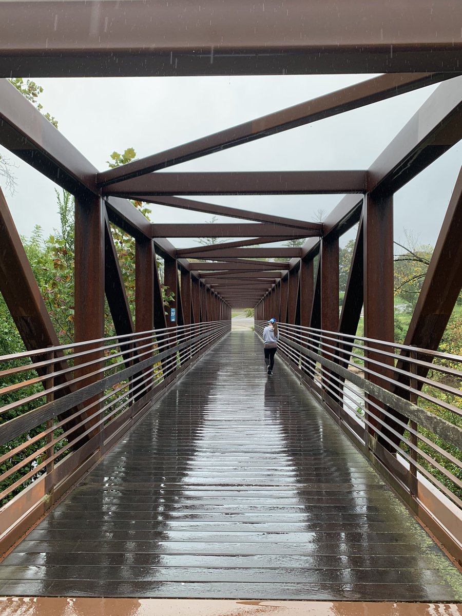 fuller_edward's tweet photo. Walking in the rain 🌧.
#Pluviophiles
#Petrichor 
#RiverStroll https://t.co/OC37s0Wt4v