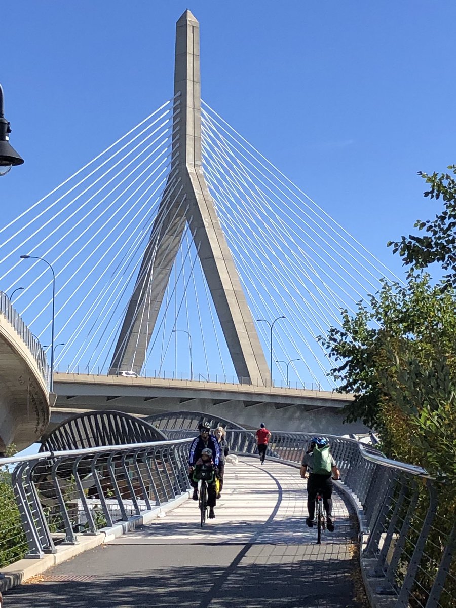 MultiModalMom's tweet image. We had our first family bike ride today. My daughter loved it. My husband summed up bike life with the fact that “our lives just got so much easier and more fun.” 🚲 👏🏻#multimodalmom #bikelife #bike #familybiking #bikeboston