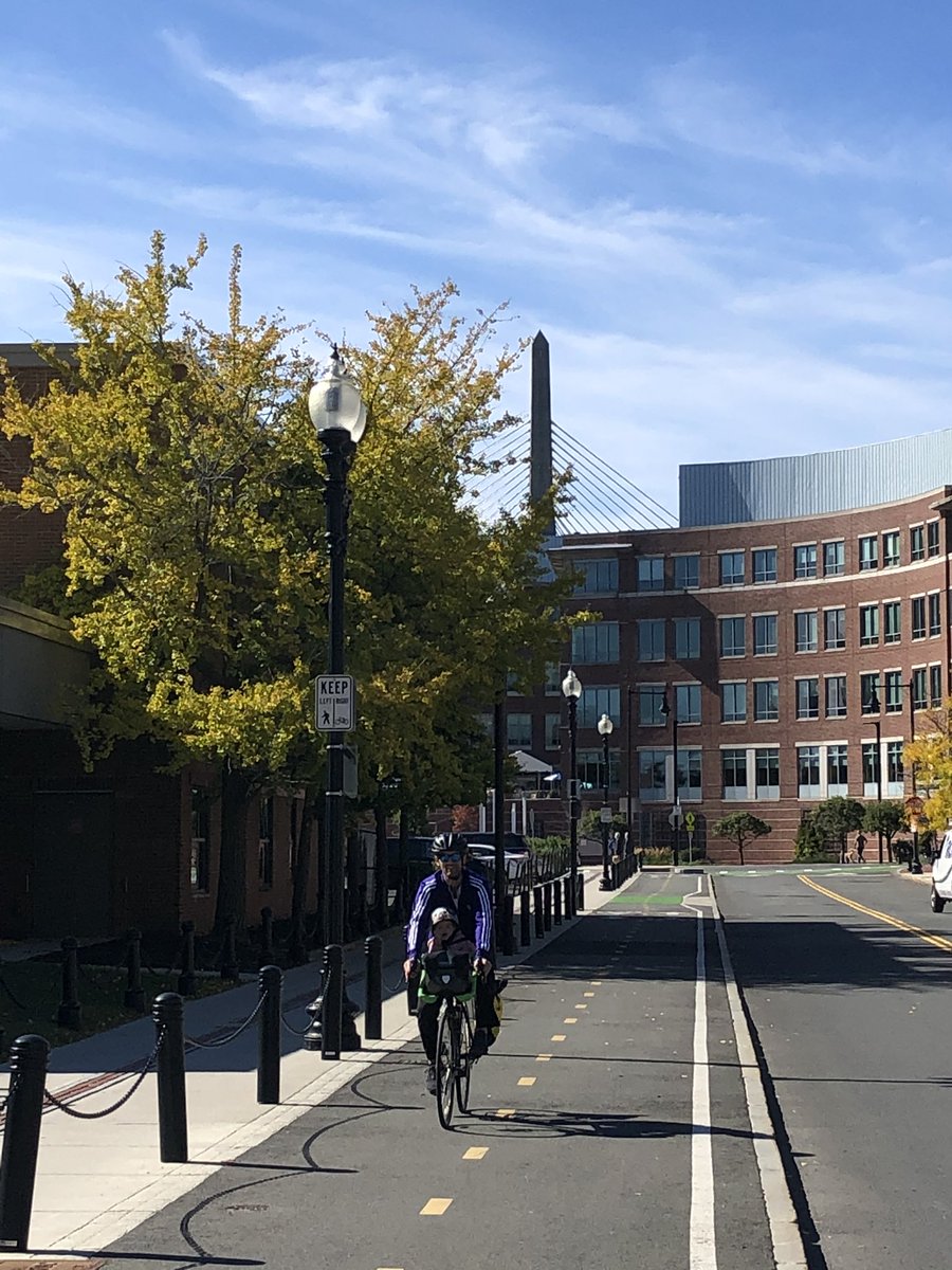 MultiModalMom's tweet image. We had our first family bike ride today. My daughter loved it. My husband summed up bike life with the fact that “our lives just got so much easier and more fun.” 🚲 👏🏻#multimodalmom #bikelife #bike #familybiking #bikeboston