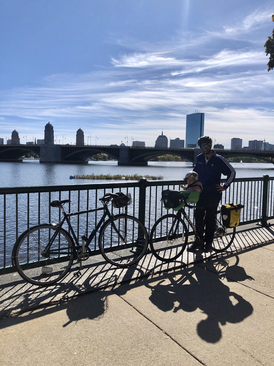 MultiModalMom's tweet image. We had our first family bike ride today. My daughter loved it. My husband summed up bike life with the fact that “our lives just got so much easier and more fun.” 🚲 👏🏻#multimodalmom #bikelife #bike #familybiking #bikeboston