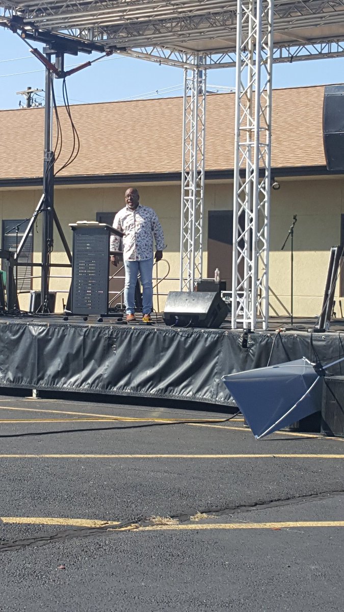 couturechic1's tweet photo. What a GREAT outdoor service with a parking lot full @stjames1865. Honored to serve today for the 2nd Sunday of Oct focused on women's health. Today: #MentalHealthAwareness #HopefulHeart #Proverbs1312 #SheMatters #WowWomensMonth #GlowOn #STJAMES1865 https://t.co/qxk9D9IUom