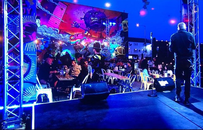 4Charity_art's tweet photo. Guess who's on @BBCOne tomorrow evening?🤩Check out Stand Up for Live Comedy at 22:45-#ForwardInUnity will be packing a punch in the background for #Birmignham👍Don't worry; iplayer will feature replays. Please donate https://t.co/NFC1lWGteX #BrumHour https://t.co/UR9I0hPXcR