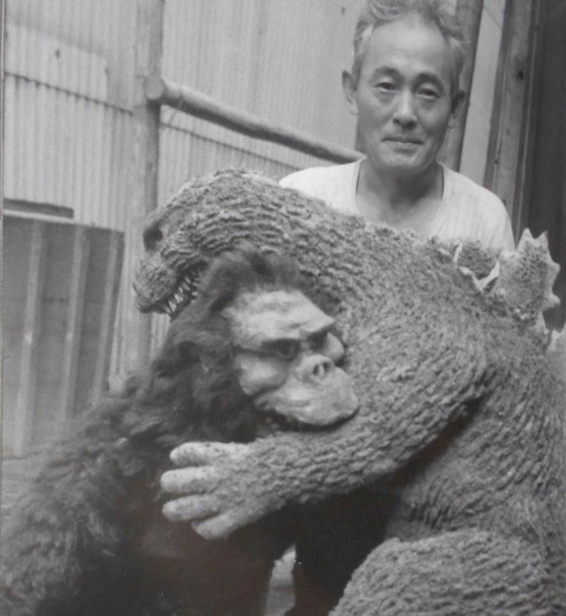 AlexVorkov's tweet photo. Enjoy a random smattering of KING KONG VS GODZILLA set photos.
#KingKong 
#Godzilla 
#kaiju 
#monsters 
#BehindTheScenes https://t.co/hyzwlNqtMB