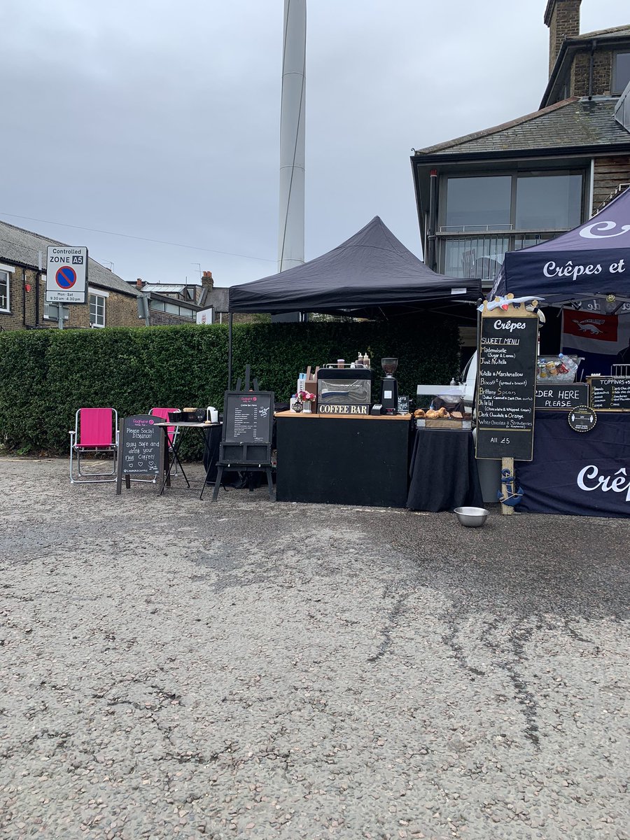 Back in Putney all weekend @thamesrowingclub - Autumn is def drawing in but we still enjoyed a little sun & a few people got to use our VIP seating area 😁 

#thamesrowingclub #putney #putneybridge #putneylife #coffeebar #coffeevan #rowerslife