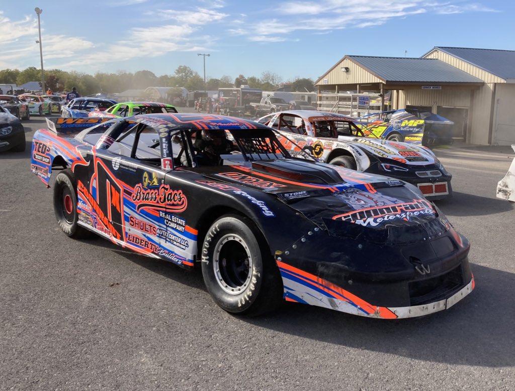 DIRTcarNE's tweet photo. Hot Lap/Qualifying Group 1 for the @COMPCams DIRTcar #ProStocks is complete at @WeedsportSpdwy, Josh Coonradt is fastest (18.392)
2. #23T Scott Towslee (18.532)
3. #X15 Tyler Bushey (18.535) https://t.co/1YWKc8cHY9