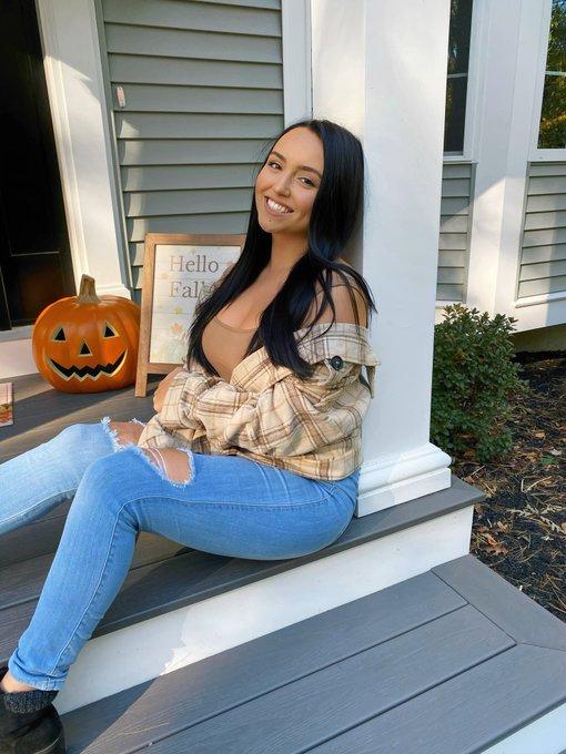 TW Pornstars - Julia Raleigh. The most liked pictures and videos from