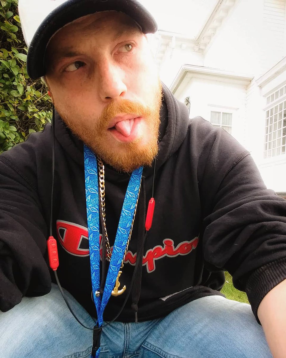 kingdocsavage's tweet photo. Just chilling waiting for the bus to work #workflow💰 #nightshift #work #job #sunday #sundayvibes #happysunday #blessed https://t.co/dj64GHx6ux