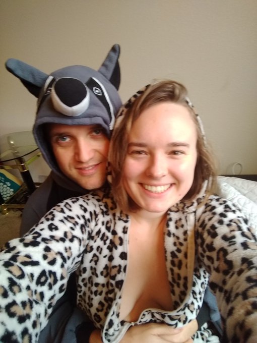 Good "morning"! We've gotten a little bit burned out on livestreaming. We're going to take a break for<a href="/tag/clips4sale"class="tags"><span>#clips4sale</span></a><a href="/tag/manyvids"class="tags"><span>#manyvids</span></a>