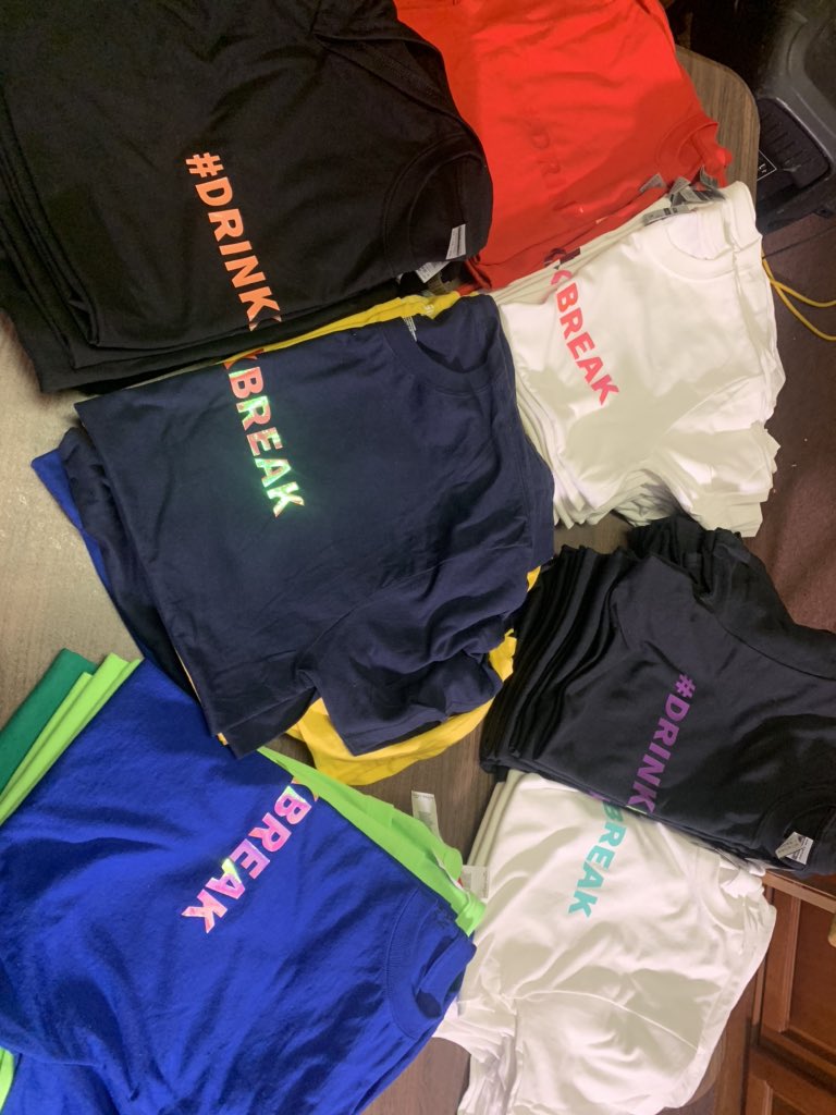 big_nuski's tweet photo. A variety of #DRINKBREAK Tees for @darealjayski ! Available at the sold out show tn 🔥 Get up w me 📲 #nuskiscustomteesrva https://t.co/hiX10MZpHa