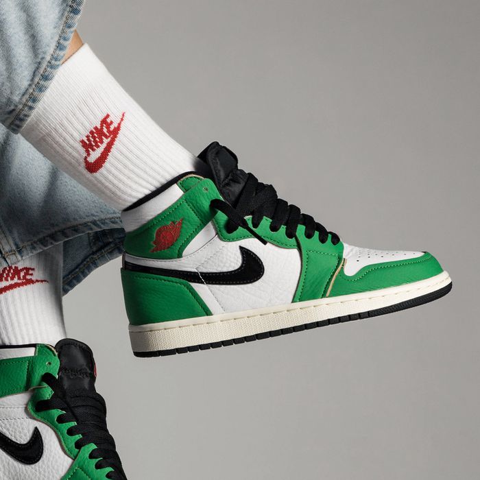 How to Cop the Air Jordan 1 High OG WMNS Lucky Green • KicksOnFire.com