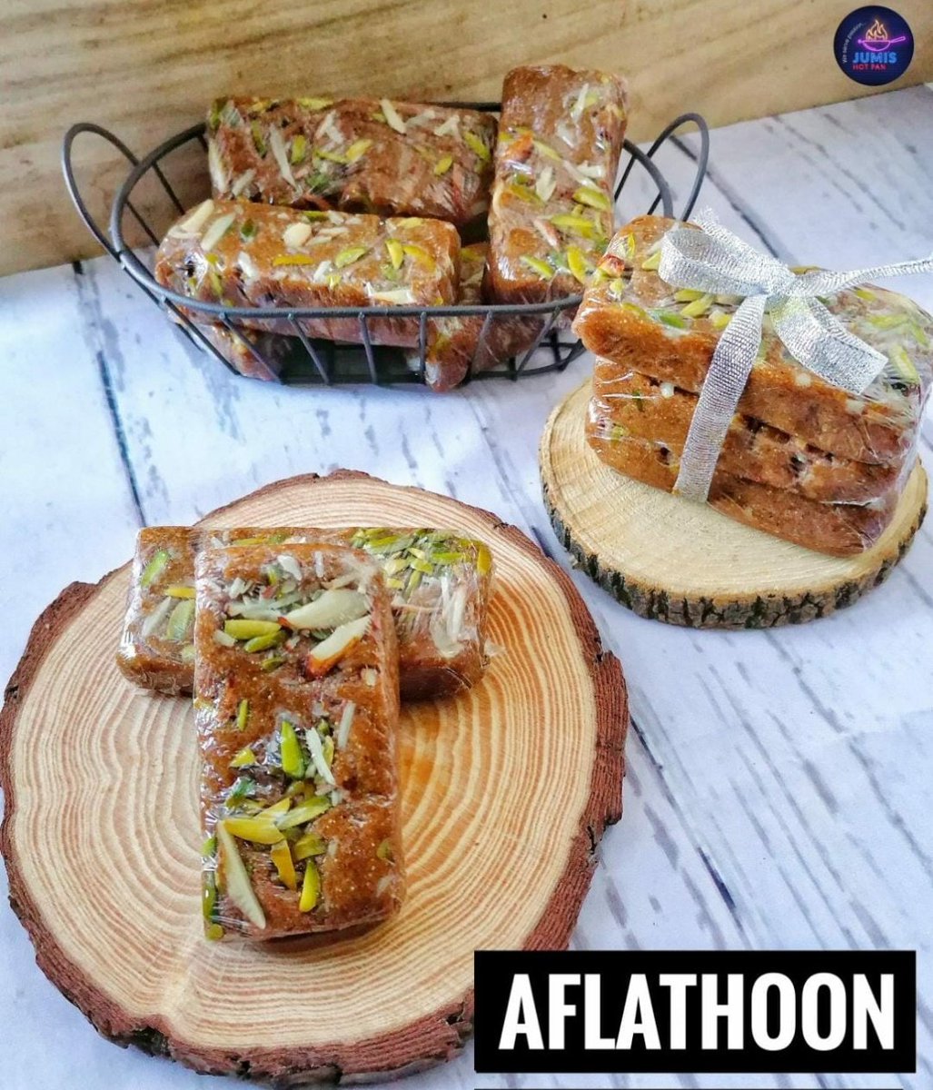 Jumishotpan's tweet photo. Try this Mumbai Special Aflathoon-Recipe-Video
https://t.co/EVdai9ebl0
#aflathoon #jumishotpan #mumbaisweets https://t.co/x73JvPLF6u