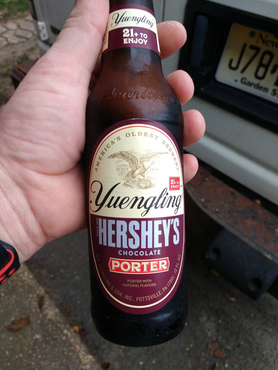 deanfoulks's tweet photo. Wow. So many flavors. Smooth and Rich. Full bodied.
So nice to have a seasonal that isn't #pumpkin #PumpkinSpice
#halloween #hallowinner
@yuenglingbeer nailed it with #yuengling_hershey #hershey https://t.co/chDKLcCmc6
