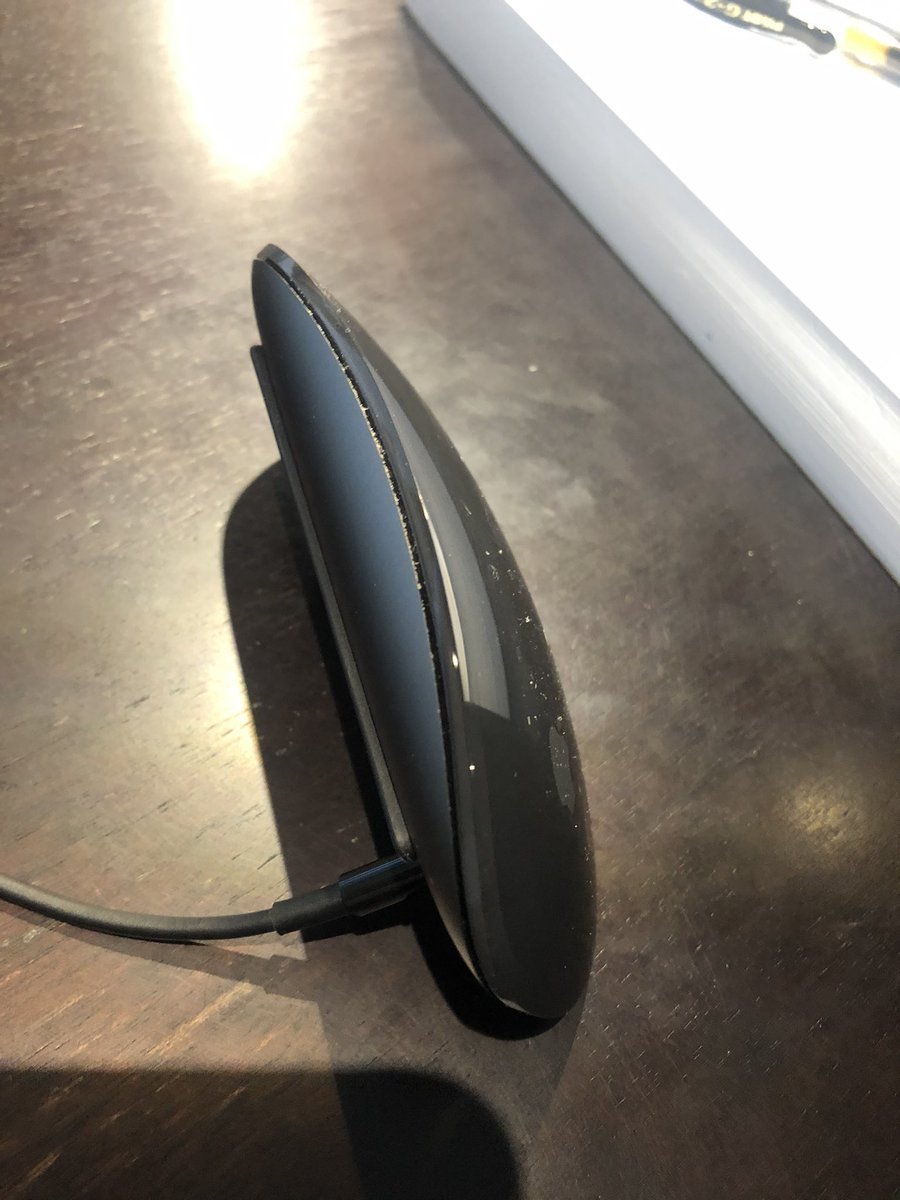 ryanjschell's tweet image. You had one job @Apple 🤦🏻‍♂️