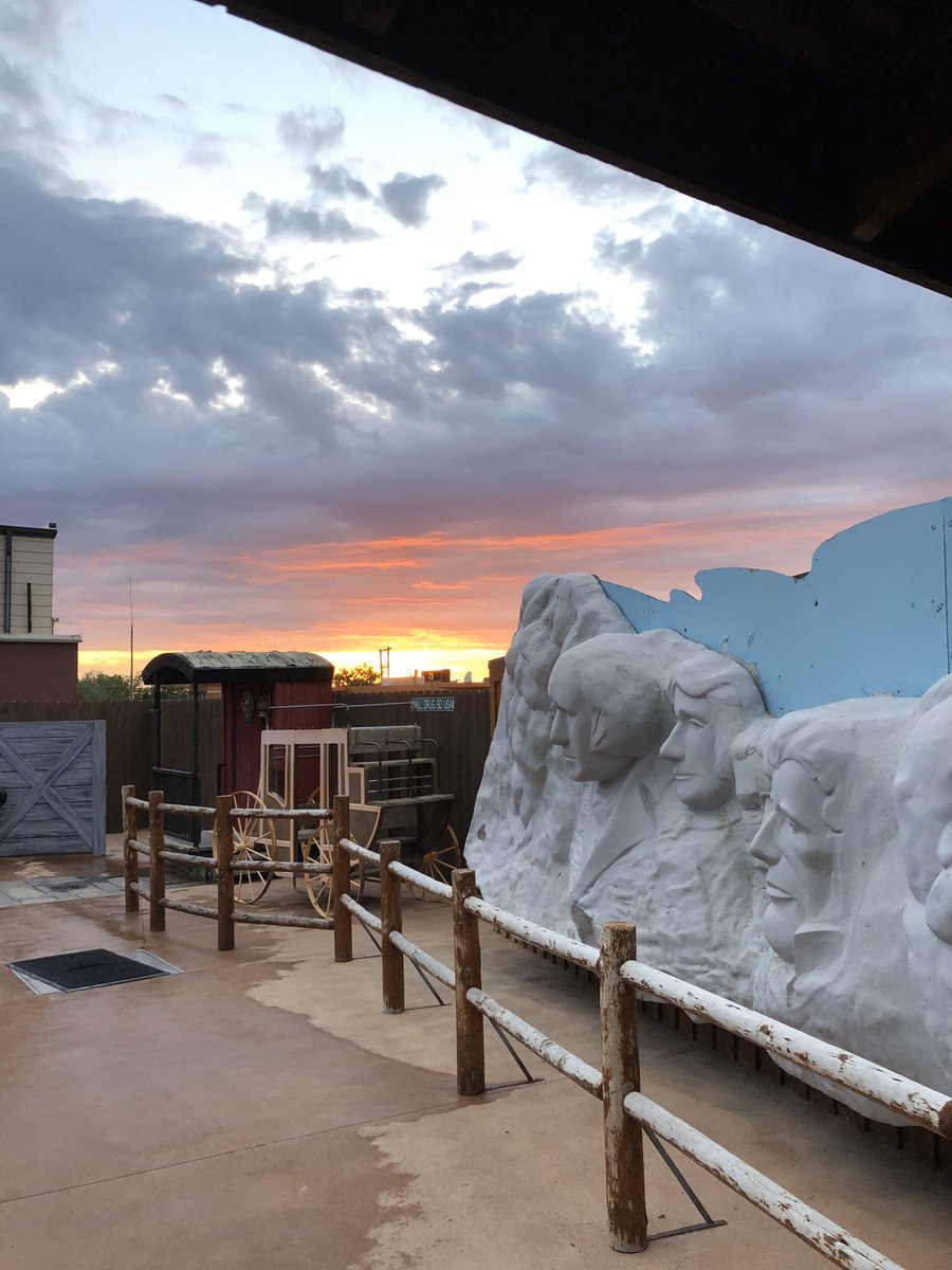 WallDrug's tweet photo. Is there anything better than a sunset with a view of Mini #MountRushmore from the Wall Drug Back Yard?… 🤠🤠🤠 #walldrug #walldrugstore #hifromsd #hifromblackhills #southdakota #backyard #milestowalldrug https://t.co/8WdBDssr46