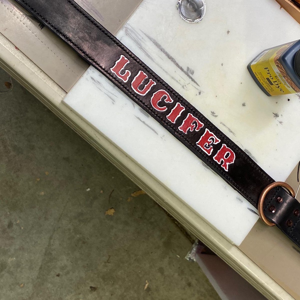 thaddeus_page's tweet photo. First try at leather work. https://t.co/UgQVOFWLyB