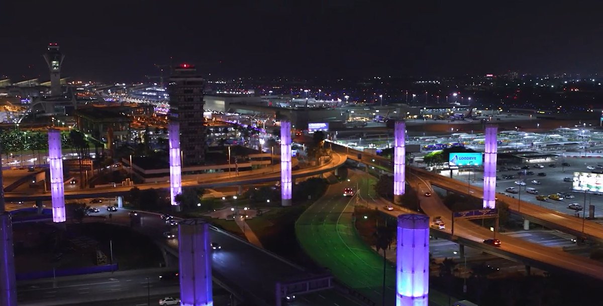 BenGolliver's tweet photo. As Lakers close in on 17th championship in franchise history, Los Angeles landmarks lit up purple &amp; gold (via @discoverla) https://t.co/244qUriVKs