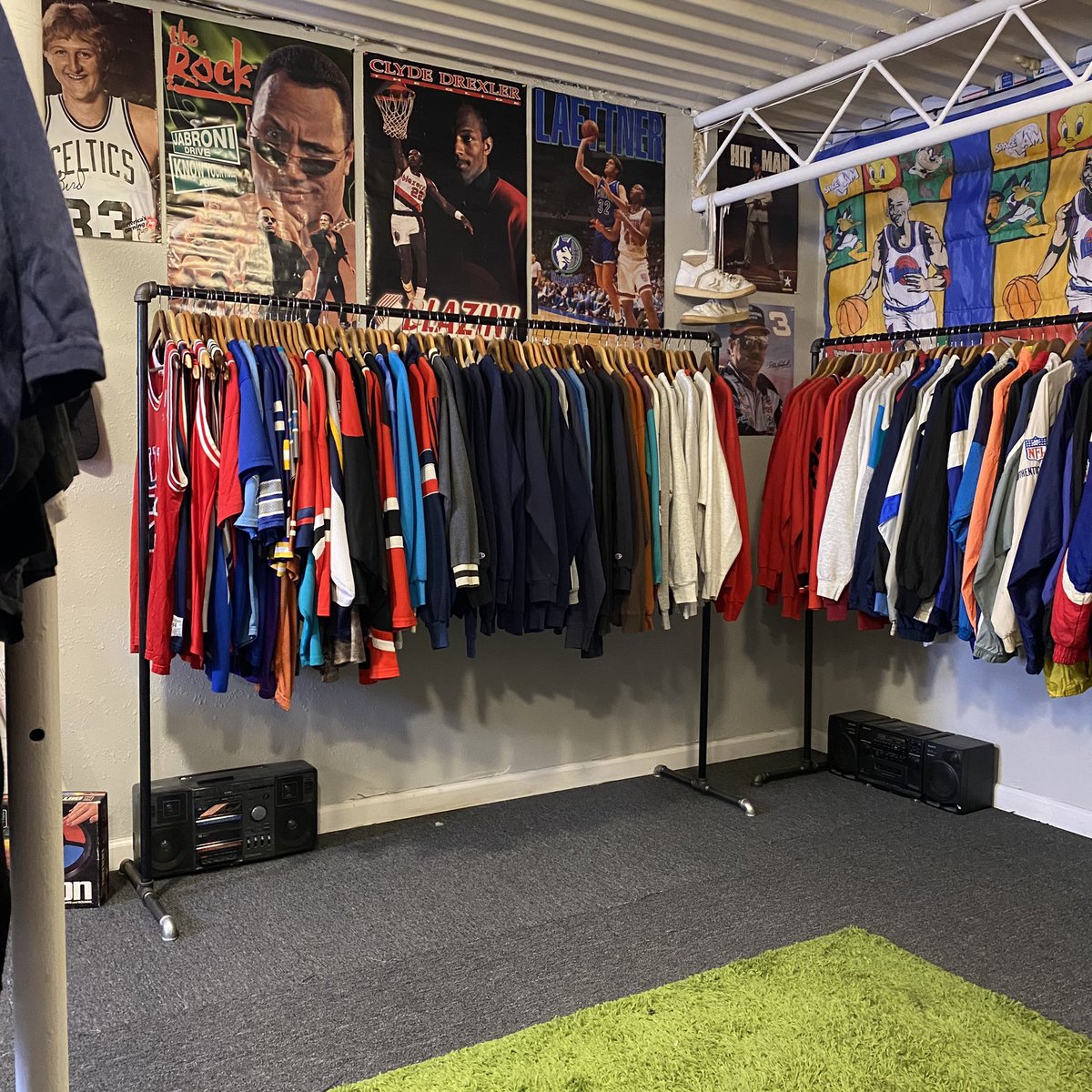 _Mr90s's tweet photo. GRAND REOPEN OCTOBER 17th ❗️❗️🔥🔥

NEW STORE NEW EXPERIENCES💪🏾

TONS OF THAT NEW GOODS FOR EVERYONE! 🔥 HOPE TO SEE EVERYONE THERE! I MISS YALL DEARLY ❗️ https://t.co/q9u1JwMZTU