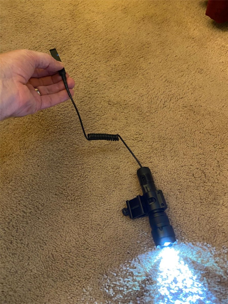 Wedrpvwqhucc0ii's tweet photo. #VASTFIRE #Zoomable #MLOK #Flashlight Compatible 
Light is surprisingly tough stand up dropped repeatedly and torture testing, after under water 1 hour still workable
$29.99 https://t.co/7PCtuuLBqc

#airsoft #airsofters #airsoftsport #3metre #airsofting #softair #gunsport #sports https://t.co/TaBNb53TdS