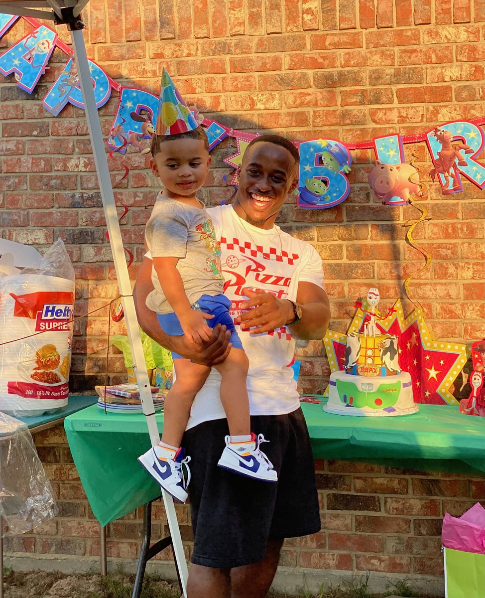 lilbeal_'s tweet photo. Brax Birthday part was LIT🔥 BIG 3️⃣#l
#toddlerparty #toddlersofinstagram #instaparents https://t.co/7H9Bn9v6OB