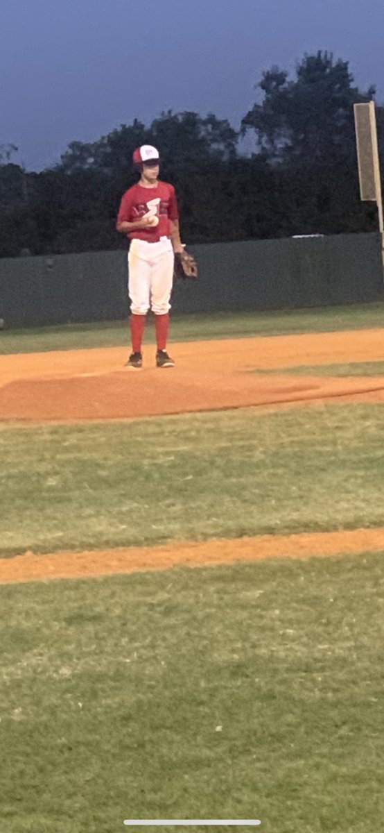 _mjt7_'s tweet photo. .@LandonTaylor07 pitching in relief.  Bases loaded 0 outs and gets out of it with a 3 pitch inning.      A Fireman doesn’t ask who started the fire.  He just puts it out.  @Paetow_BSBL @BOBBYSMITHELITE https://t.co/rHFrd7m4kR