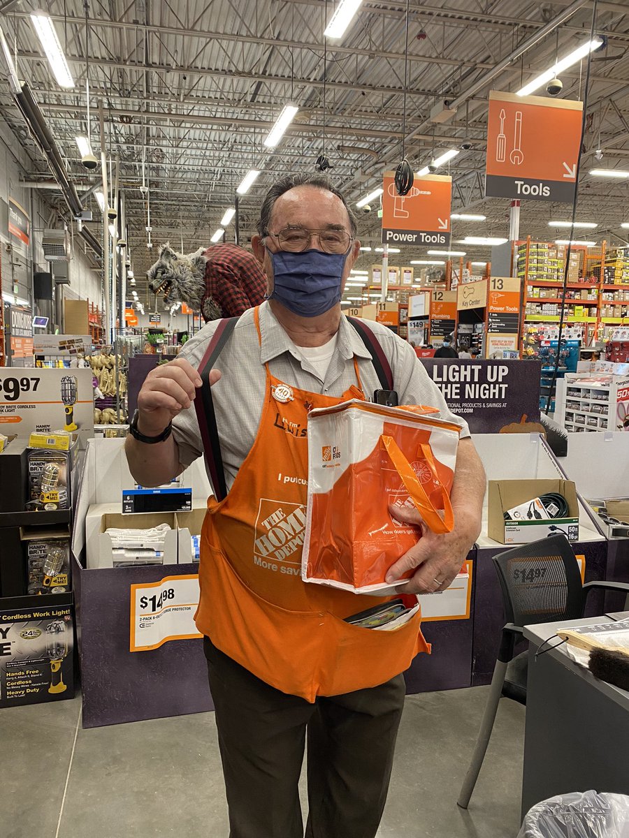 JessTHD's tweet image. The weekend continued with recognition! 🧡 #cashierappreciationmonth