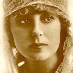 Davidluvorchid's tweet photo. “Love and hate always remember; it is only indifference that forgets.” — Myrtle Reed #myrtlereed #love #hate #indifference https://t.co/2DBFsEEMWX