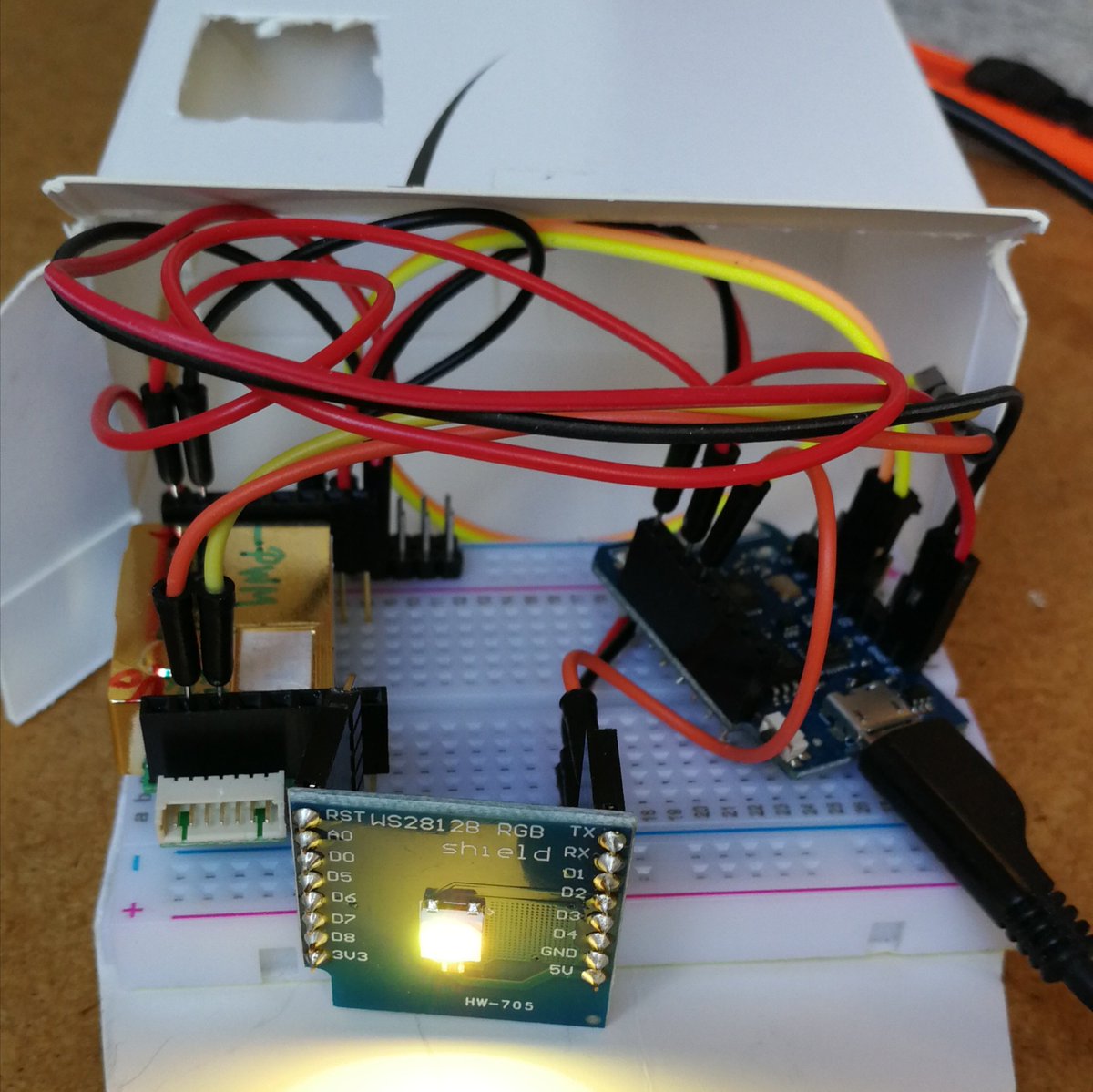 mamapete's tweet image. Mein Versuch einer #co2ampel. Board #wemos #d1mini, CO2-Sensor #mhz19 und eine RGB Led. Gehäuse ausbaufähig. Details auf github.com/p-tenz/IoT-esp…