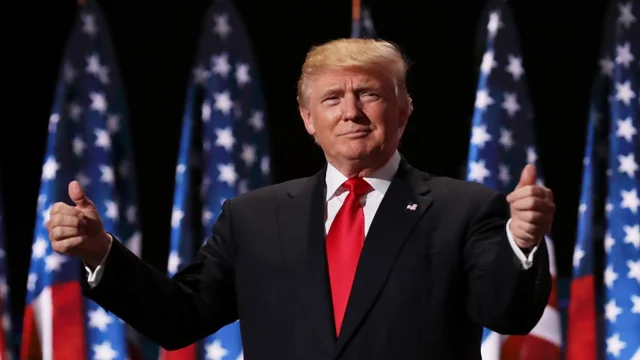 thehill's tweet photo. Trump wanted to rip open shirt to show Superman t-shirt when leaving Walter Reed: report https://t.co/0LvXXAlU9g https://t.co/XkZUbA8CwF