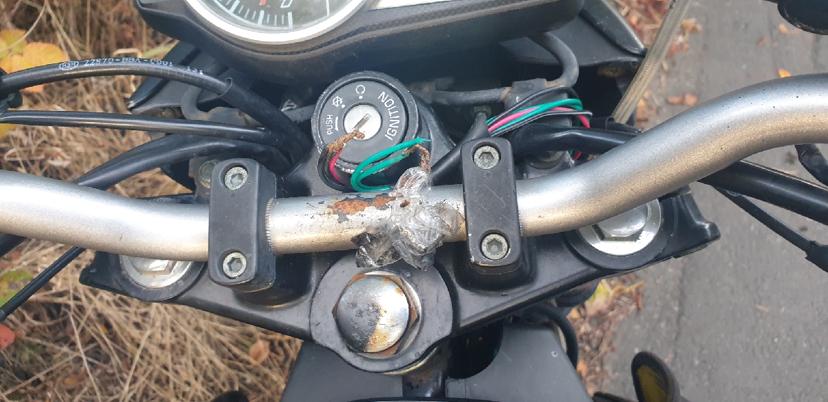 GMPTamesideUK's tweet photo. 16yr old male arrested in #Denton after being detained on a motorcycle stolen from @Lancspolice area in July
#TamesideDTT
https://t.co/YJWfDm6nlU https://t.co/V43eQhct9d