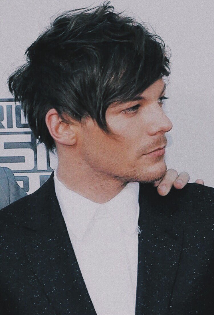 i just think that louis tomlinson wearing a sparkly suit, a thread