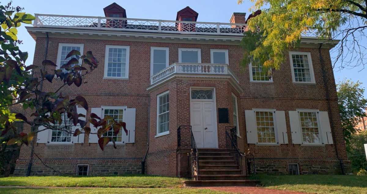 AlainaKakos's tweet photo. We celebrated 11 years of marriage by going to the “room where it happened”! (the wedding of Eliza Schuyler and A.Ham, that is.) 😍🌟 #HamiltonMusical #HamilPlaces #TakeABreak #LetsGoUpstate @SchuylerMansion https://t.co/S59kLYCTz2