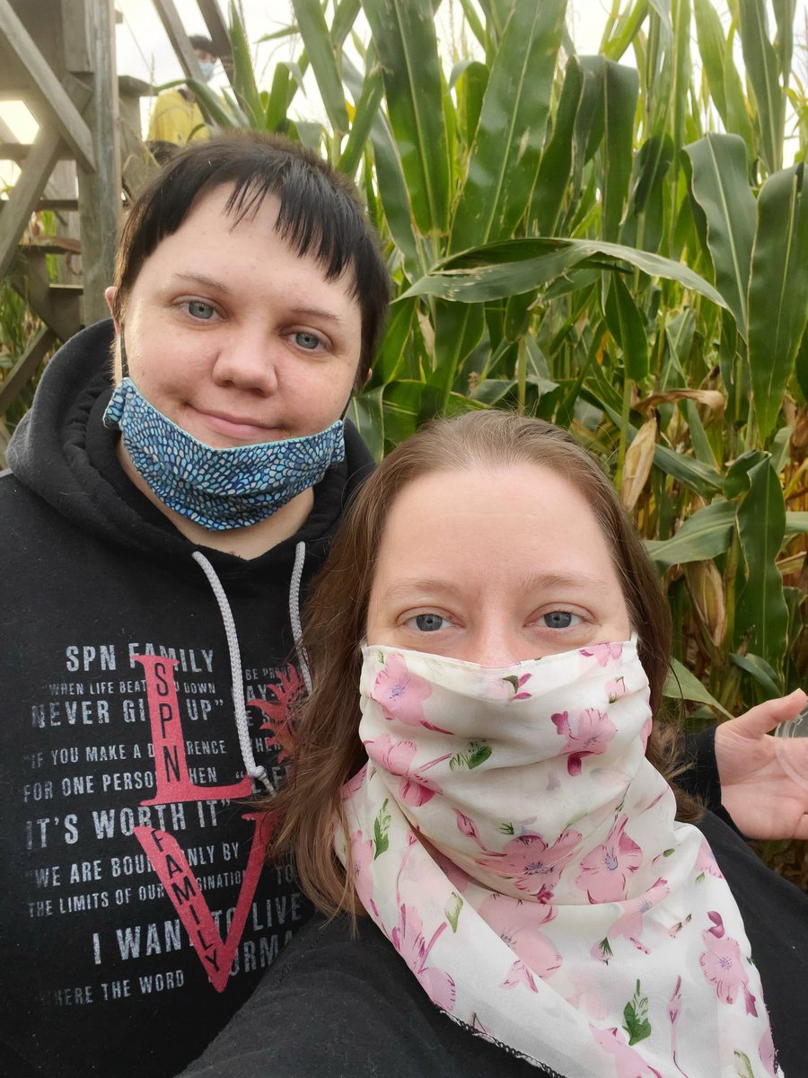 HeatherAxton1's tweet photo. Living the #gayagenda one corn maze at a time🏳️‍🌈 https://t.co/49tBPm4r1i