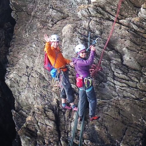 alexanderrclay's tweet photo. Pleasure working with Zahida again this weekend. 2 more days of superb rock climbing. From tentatively weighting her anchors, to hanging calmly above a roaring sea, if that isn't progress then I don't know what is @the_AMI #callthiswork #ilovemyjob #rockclimbing #teaching https://t.co/HDgLOEr8rw