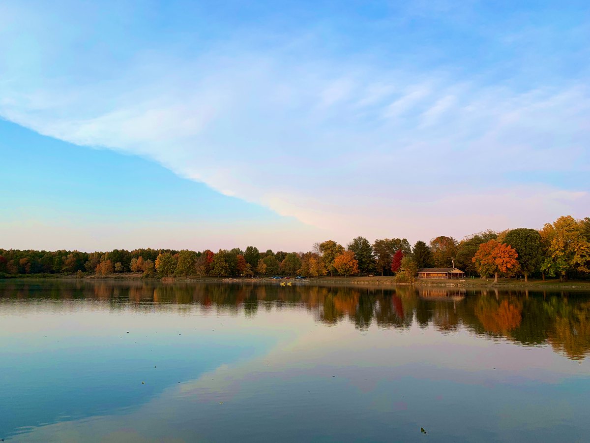 ccaudubon's tweet photo. Hoping you and yours are enjoying this beautiful #Midwest #fall weekend 🍁 🍂
📸: @midwestexplorer #HomerLakeForestPreserve
@YesToForests #YestoForests https://t.co/XzRwWnuLq9