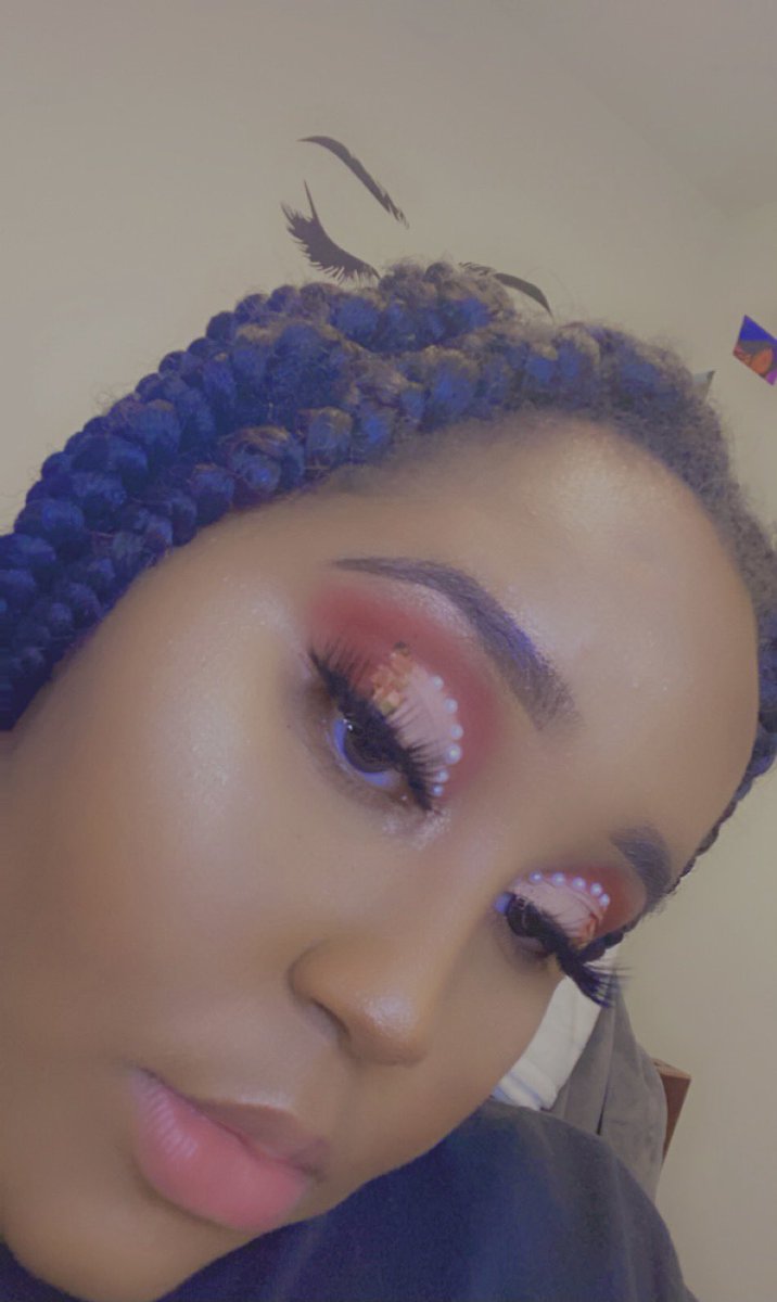 niyah_2101's tweet photo. My hand is my pallet, my eyes is my canvas. 💋 https://t.co/p8zhRT7pex