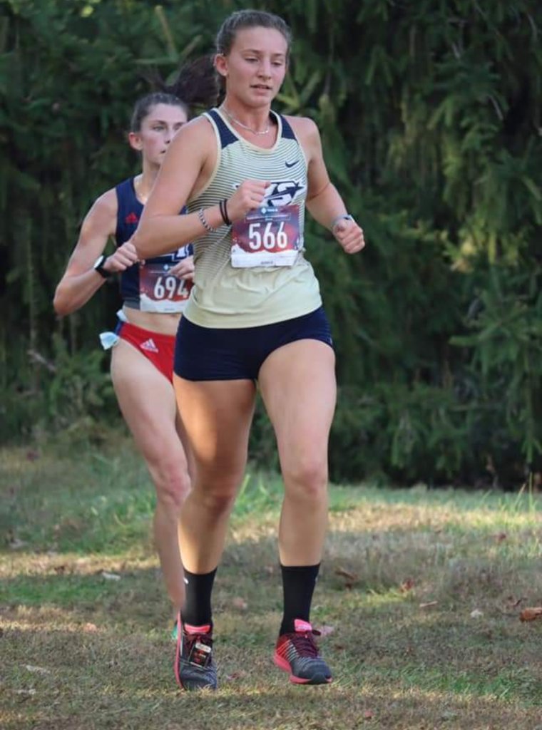 SoWestILHSSport's tweet photo. Way to go Bre!!  Former @FreeburgCCTF @BreannaChandle9 running as a @UISXCTF #PrairieStar #GoBre #OnceAMidget @FCHSMABC1934 @track_fchs @MileSplitIL @PodcastMetro https://t.co/HzGMHNczln