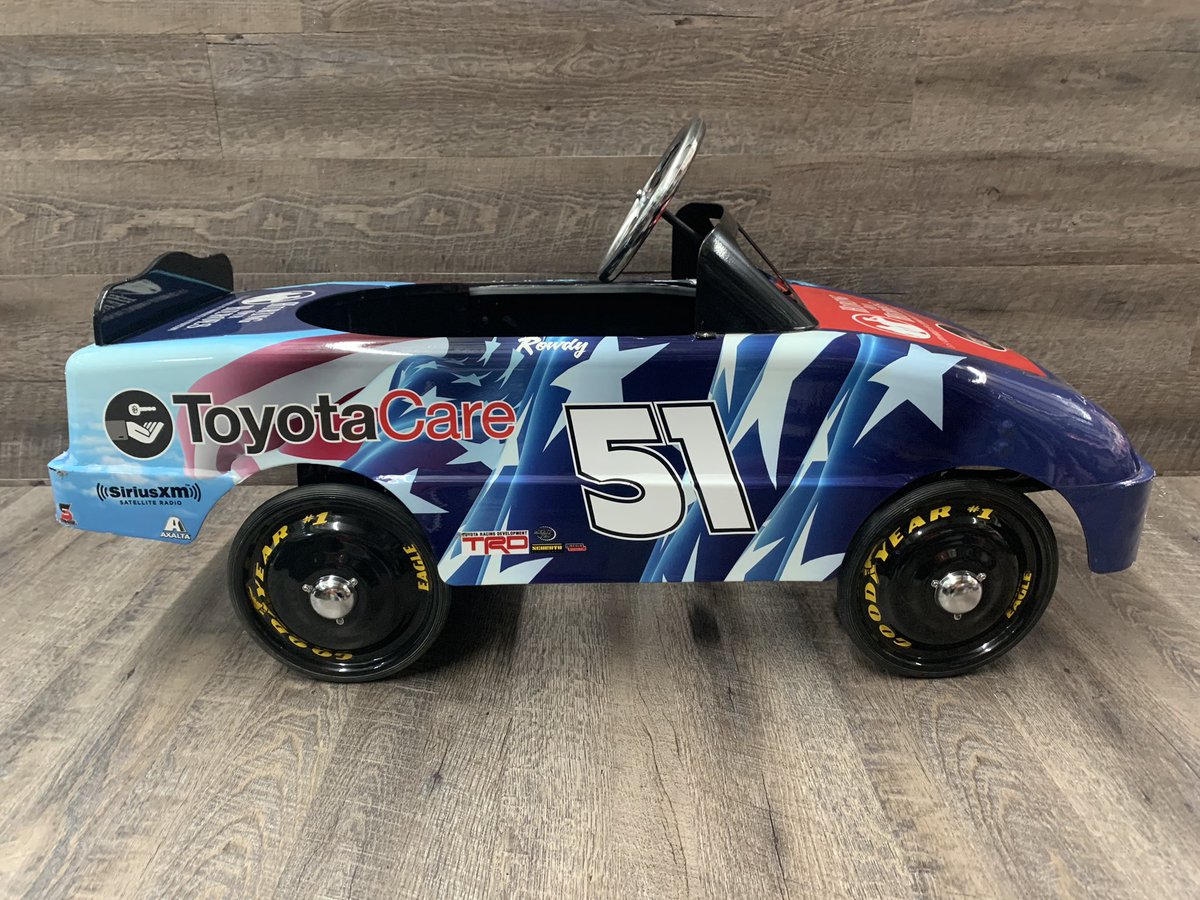 TRWGastonia's tweet photo. We are doing 2 Auctions raising money for @bundleofjoyfund. Join our FB group The Racing Warehouse to have the chance to bid. Autographed by @KyleBusch @SamanthaBusch and their son Brex!! https://t.co/0aU0JtiV5G