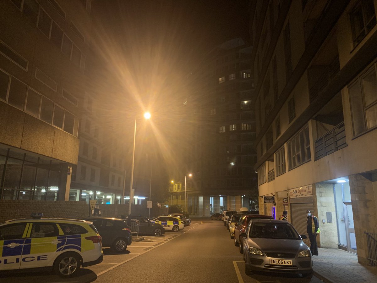 My wife was asleep.
I was dropping off..
And then the alarm sounded..

..in a 9-storey block without fire breaks and flammable expanded polystyrene insulation all over it’s external walls.

This time a deep fat fryer on the second floor.

#FlammableFlat
#EndOurCladdingScandal