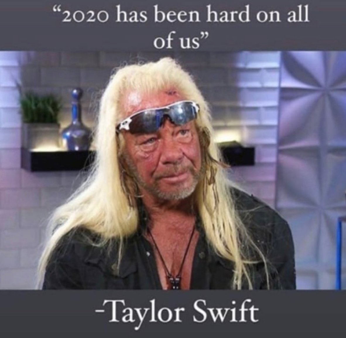MensHumor's tweet photo. She's doing her best. https://t.co/jtCtQhOzXK