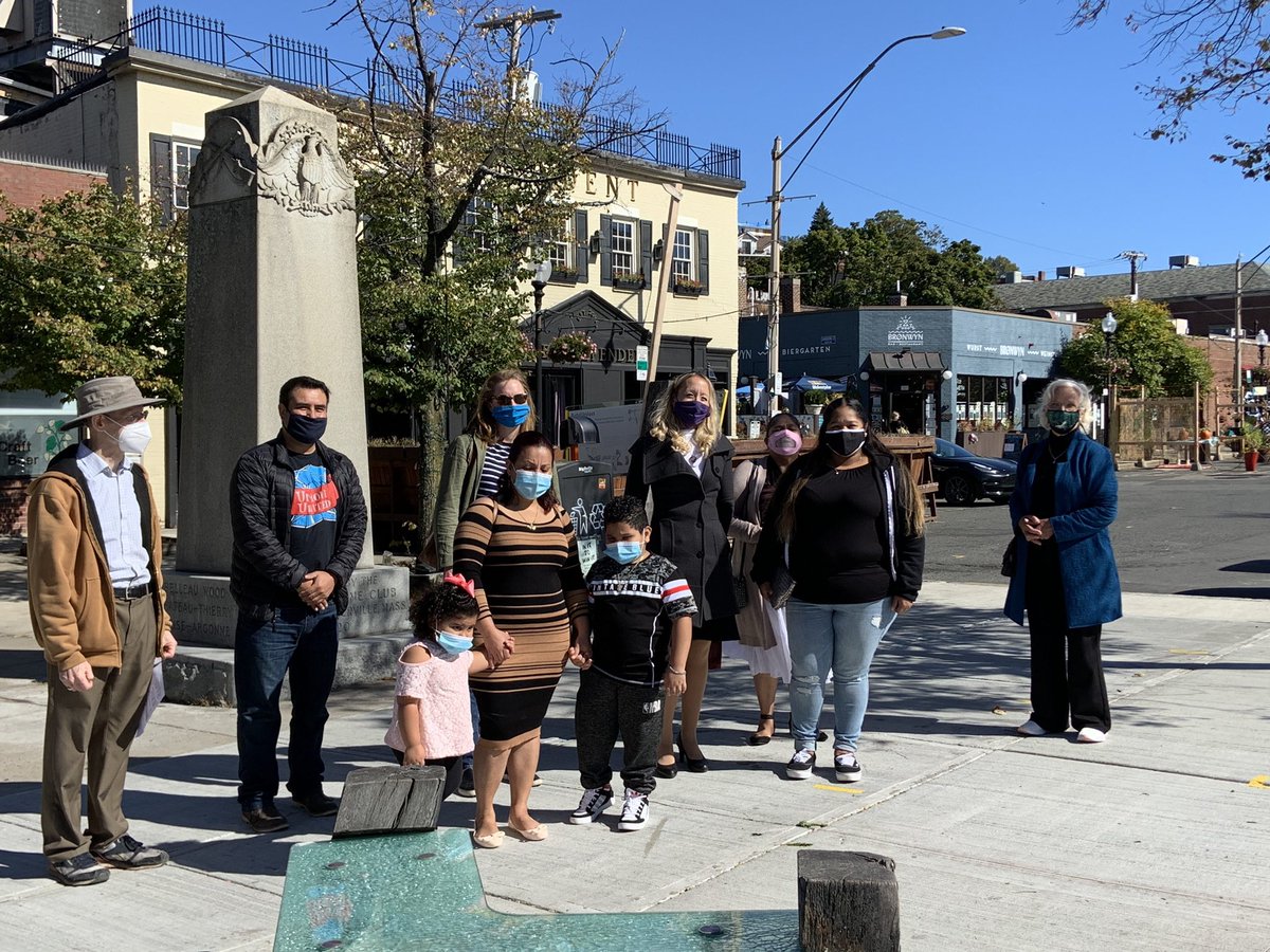 BIG thanks to  #HomesForAll coalition leaders  @CityLife_Clvu  @LynnUnitedMA  @SpringfieldNOL  @ReclaimRoxbury for organizing this week of action, and to  @senjehlen  @MikeConnollyMA  @Barber4StateRep  @BenForWard3  @KristenEStrezo  @JTforWard2 for taking a stand with us in Somerville!