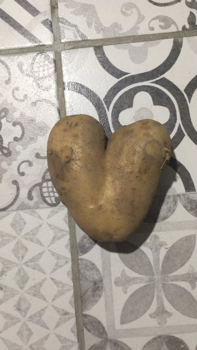 RT a la patata con forma de corazón para que te vaya bien en el amor