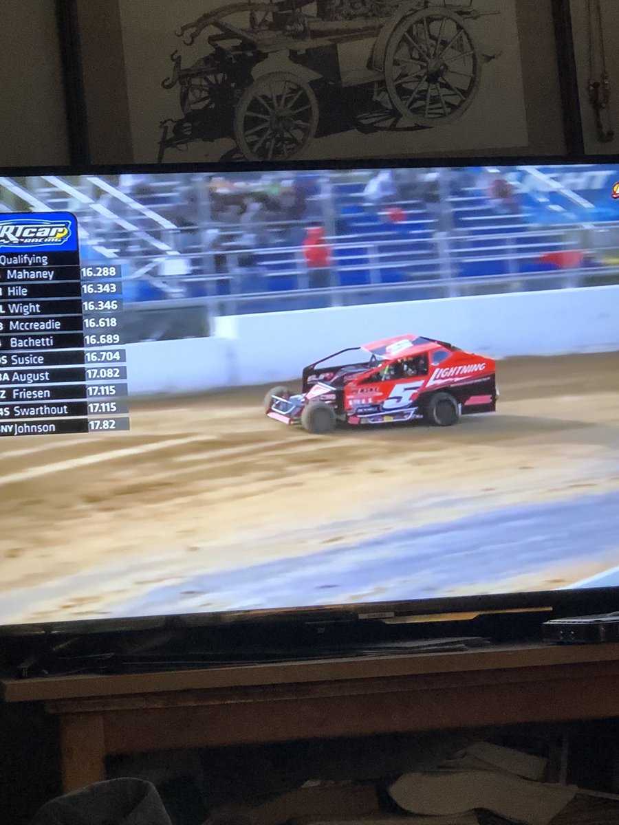 bdrake593's tweet image. It’s been a great week of dirt racing during #OktoberFAST. Thanks to @NYVoice13 @dirtvision @SuperDIRTcar for putting on a great show all week. Let’s go Chris Hile #5H
