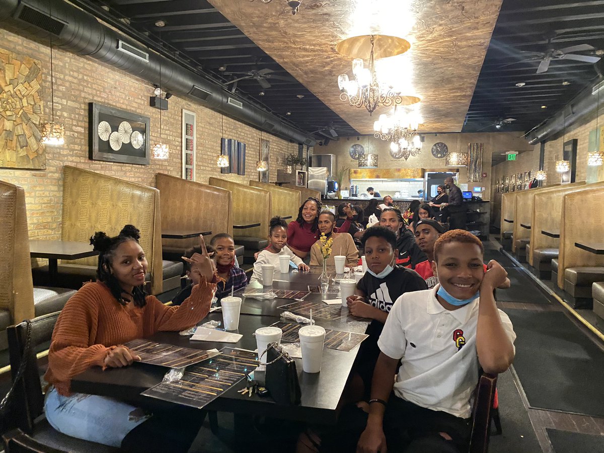 ChristianDurr4's tweet photo. Took my family to Chicago Chicken and Waffle for my mother’s birthday. I love supporting Black Owned Businesses https://t.co/oyNb4bs30a