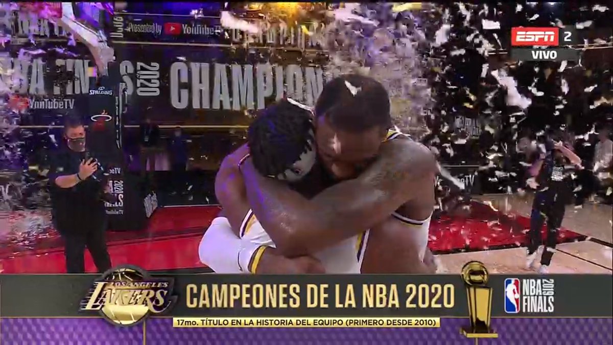 atoroust's tweet photo. Los mejores! Que equipazo!! Titulares y suplentes metidisimos y sabiendo a lo que juegan! Bestia Lebron! 👑 https://t.co/HJ048huJAW