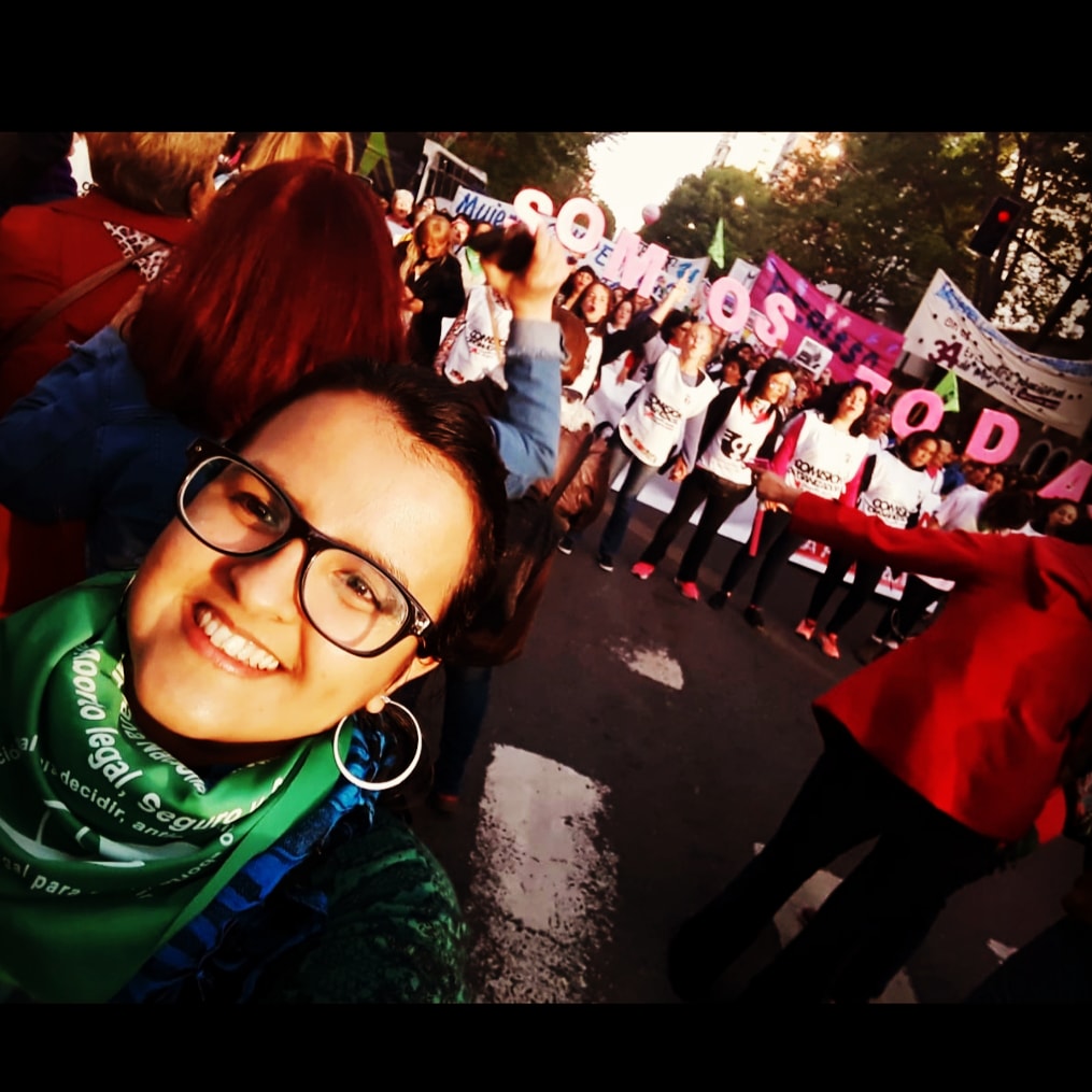 AntooHherrera's tweet photo. #35anosdeencuentros 
#sevacaer 
La lucha de nuestra ancestras marcaron nuestros pasos.
Hoy y siempre feminista y Peronistas 💜✌🏾 https://t.co/WPzXlMB4JU
